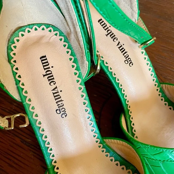 Unique Vintage Bright Green Ankle-Strap Peep Toe Heels, New, no box. - Picture 6 of 6